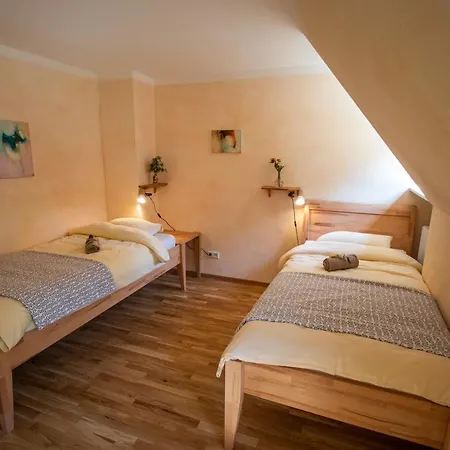 Han/Misafirhane Schloss Hohenfels/ Gaestehaus Morgenrot *